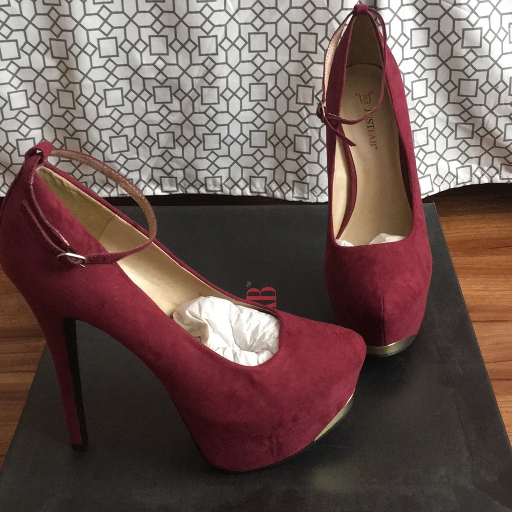 NEW Burgundy Heels with Gold Tips